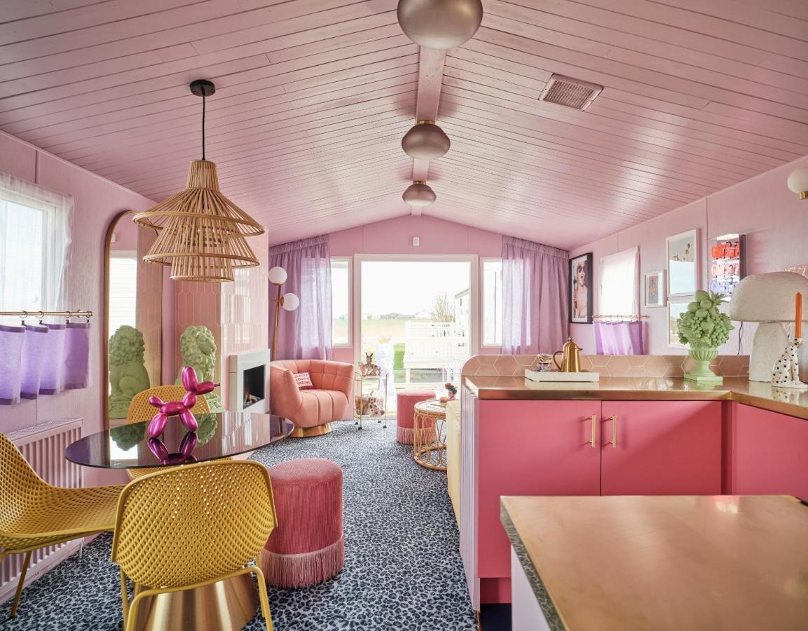 Fun Barbie Inspired, 6 Berth Caravan - Camber Sands Holiday Park, Near The Beach מראה חיצוני תמונה