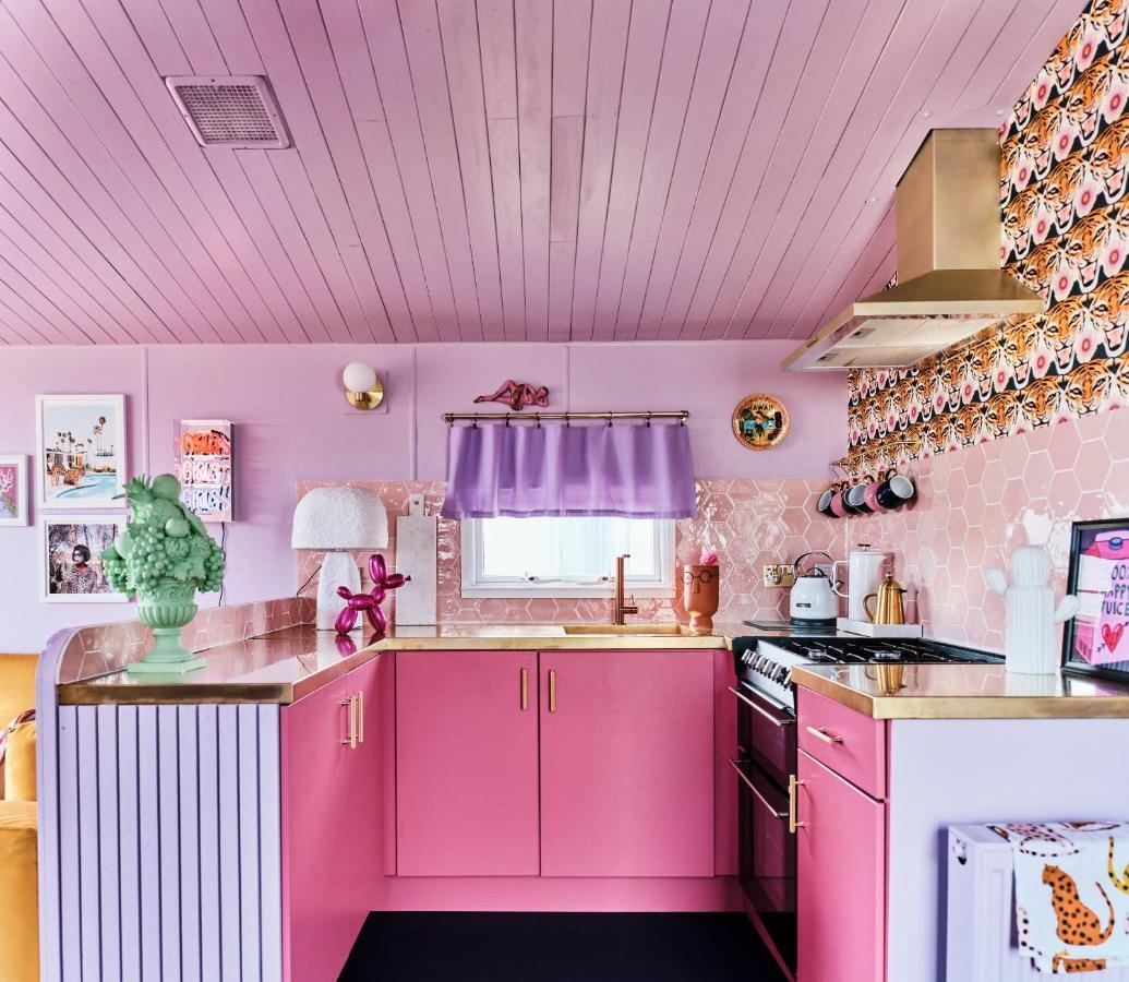 Fun Barbie Inspired, 6 Berth Caravan - Camber Sands Holiday Park, Near The Beach מראה חיצוני תמונה